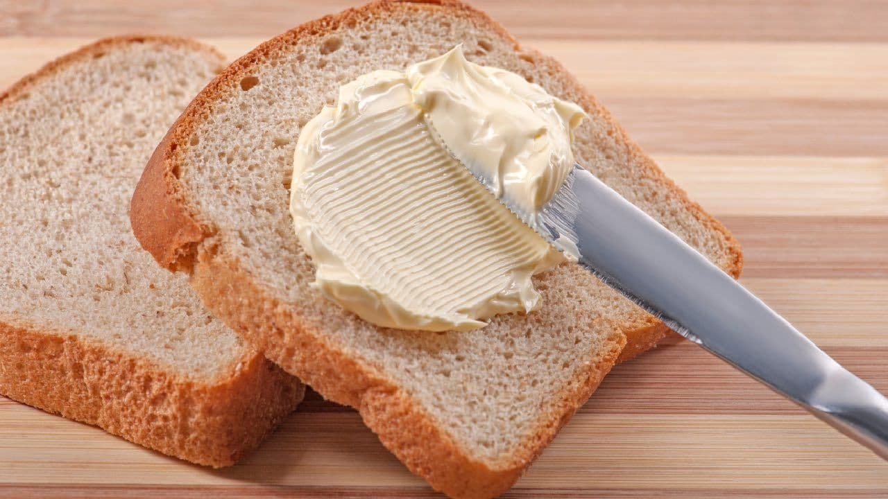 Battle of the Spreads: Margarine vs Butter and Alternatives